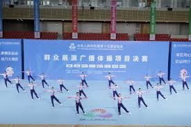 韦斯利-福法纳：埃斯特旺像队中的小宝宝，我们都在帮他适应